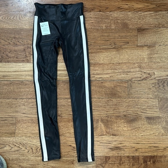 NWT Spanx Faux Leather Legging XS - Picture 8 of 8